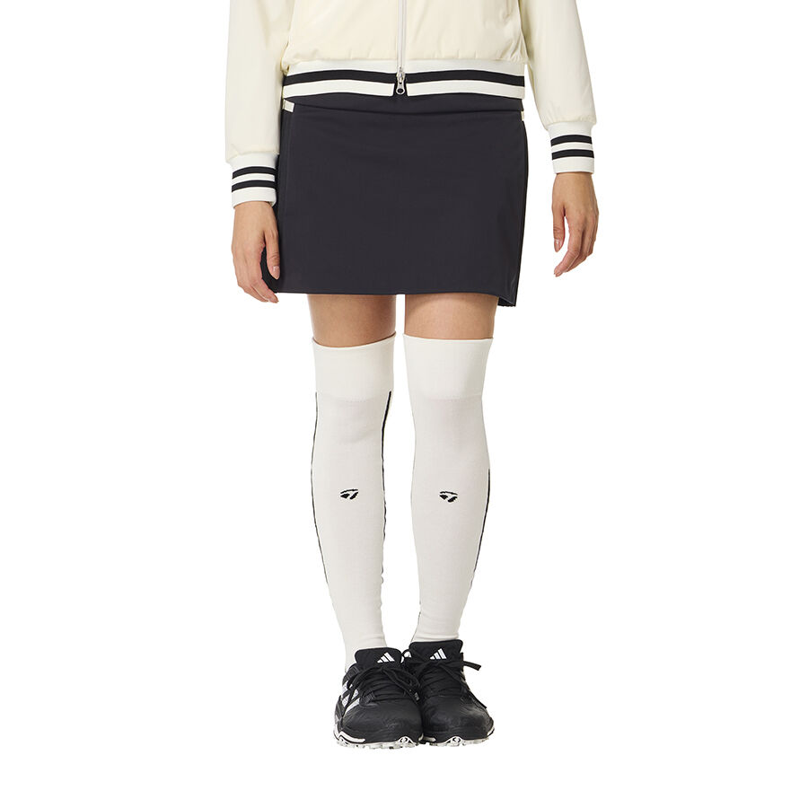 Chân váy nữ Side Pleats Skort TaylorMade TO088 9 Chan vay golf nu Side Pleats Skort TaylorMade TO088 Mau Den 1